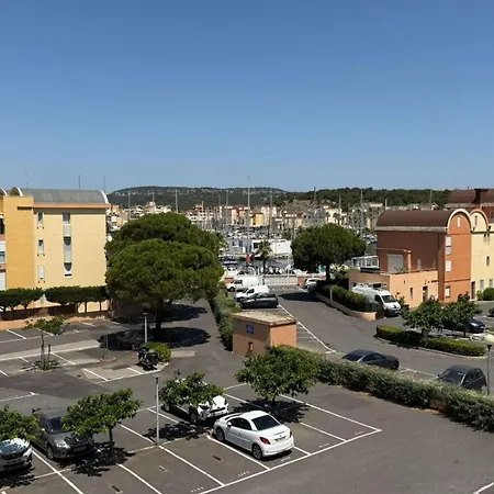 Aig168 Vue Port Avec Terrasse Parking Et Piscines Gruissan